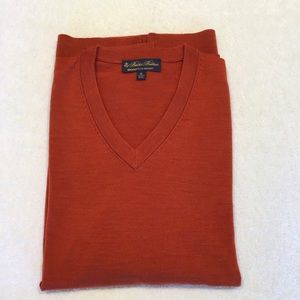 Brooks Brothers M XL Brookstech merino wool V-neck sweater, burnt orange